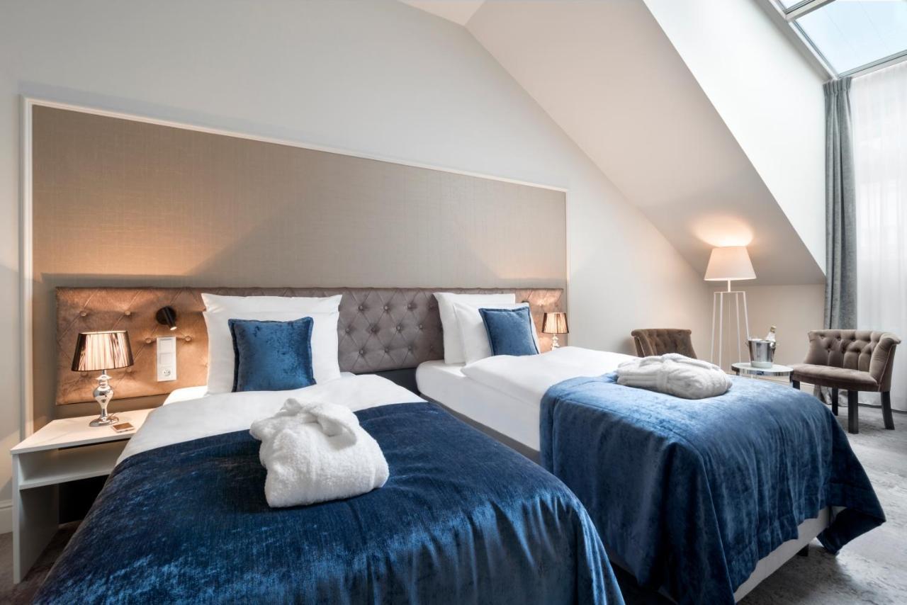 Wyndham Grand Old Town Hotel 5*