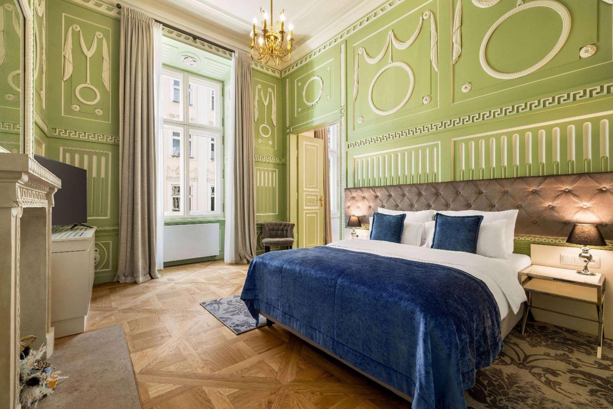 Wyndham Grand Old Town 5*