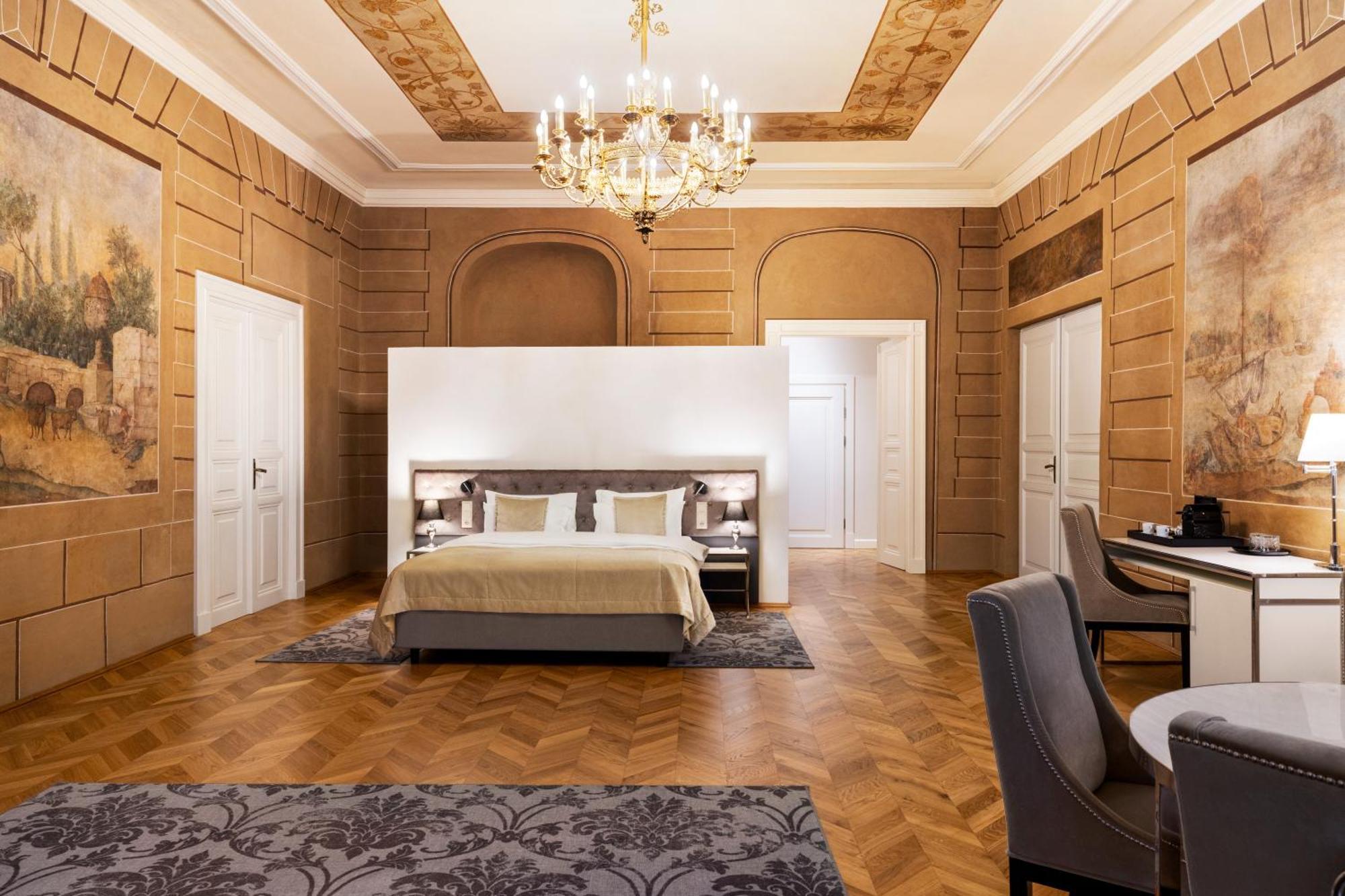 Hotel Wyndham Grand Old Town 5*